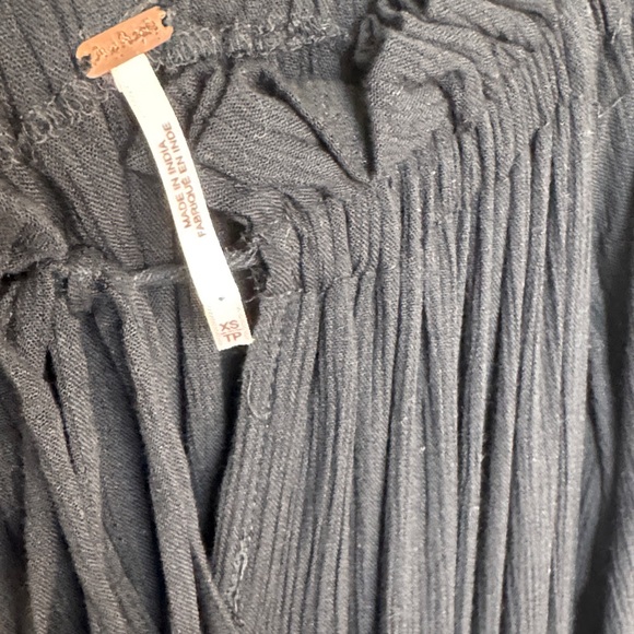 Black Ruffled Button-Down Dress - Picture 6 of 8